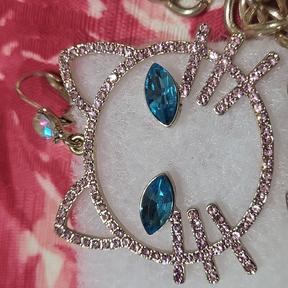 Betsey Johnson Pink and Blue Cat Face Jewelry Set - Picture 5 of 9